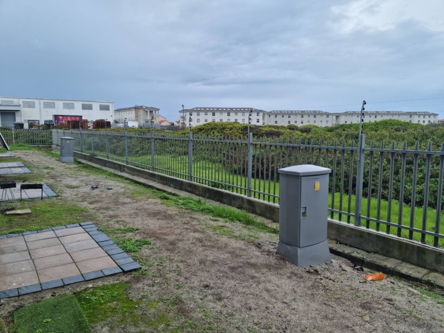 To Let 2 Bedroom Property for Rent in Muizenberg Western Cape